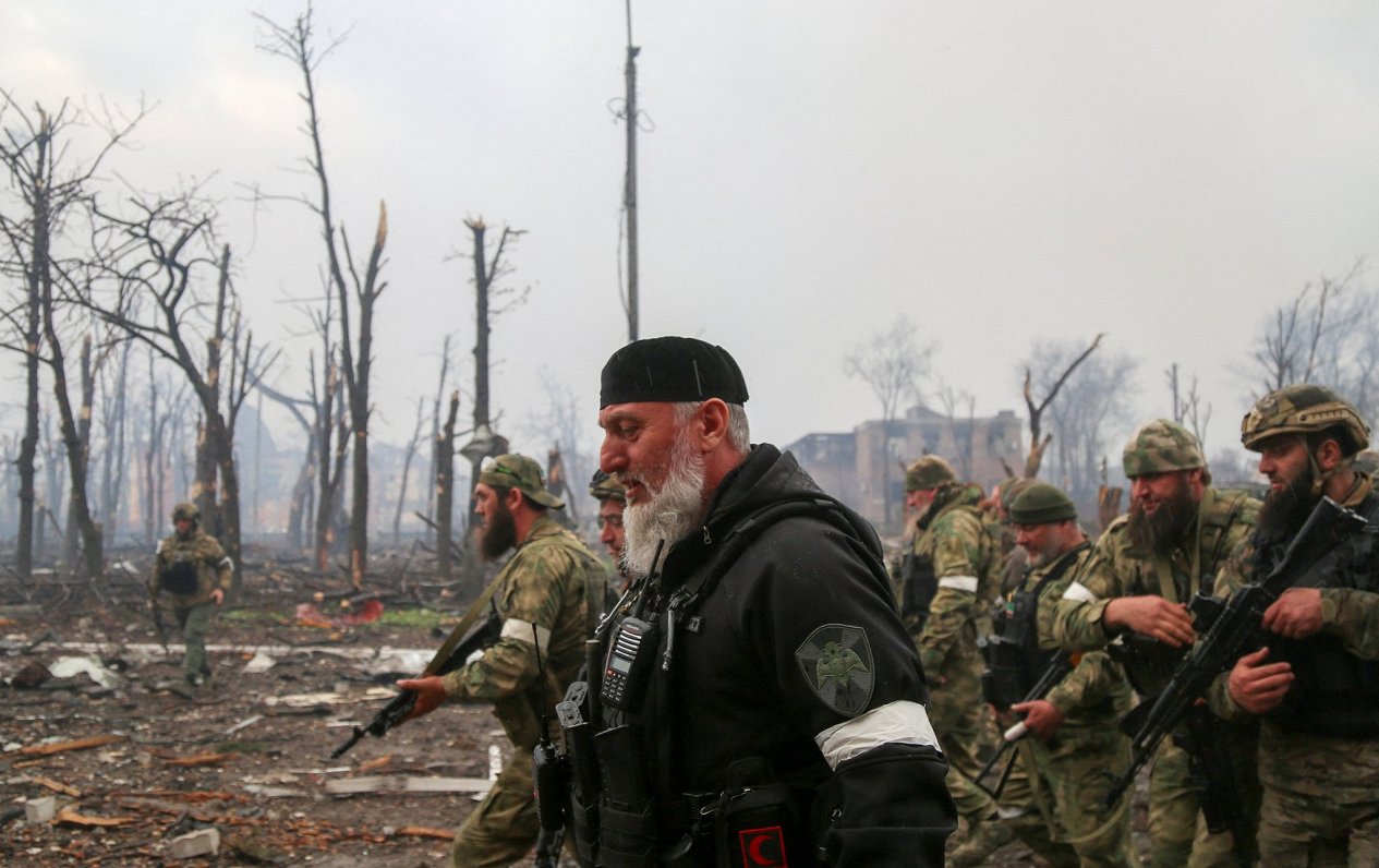 Čečenu īpašo vienību kaujinieki Mariupolē, Ukrainā. 2022. gada aprīlis.