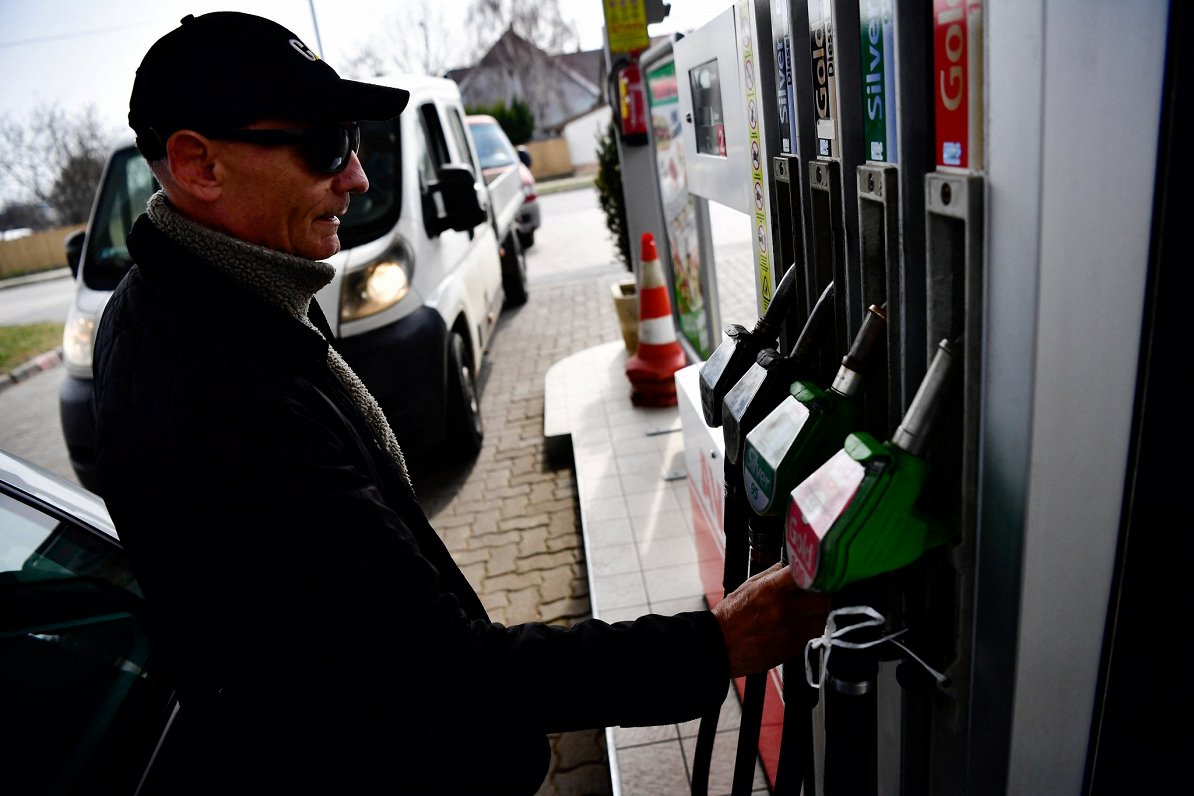 Degvielas uzpilde Ungārijā. 2022. gada pavasaris.
