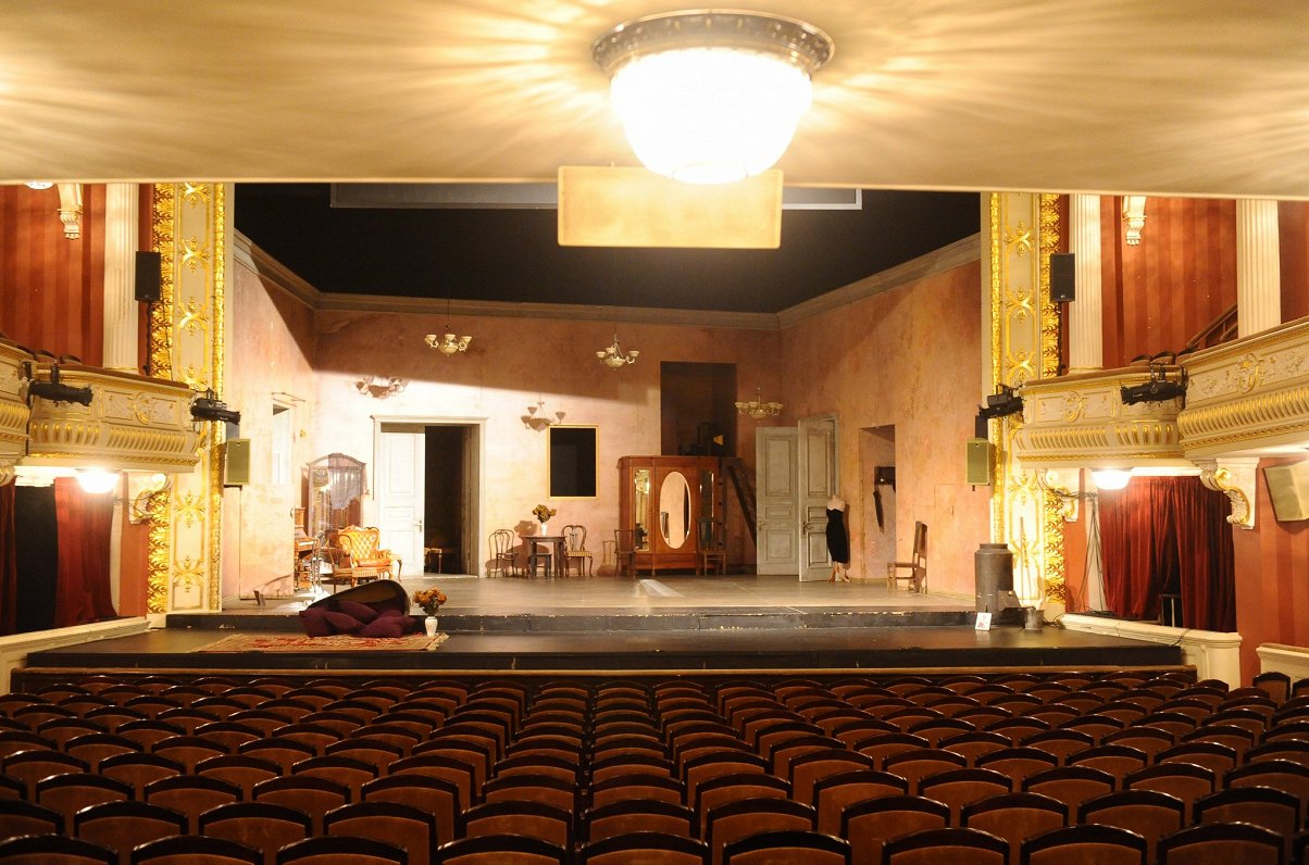 Latvijas Nacionālā teātra skatītāju zāle un skatuve