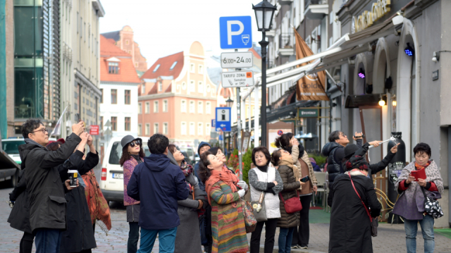 Latvijas tūristu mītnēs martā par 36,6% vairāk viesu nekā pandēmijas sākumā