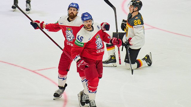 Čehijas un Kanādas hokejisti pirmie sasniedz pasaules čempionāta pusfinālu