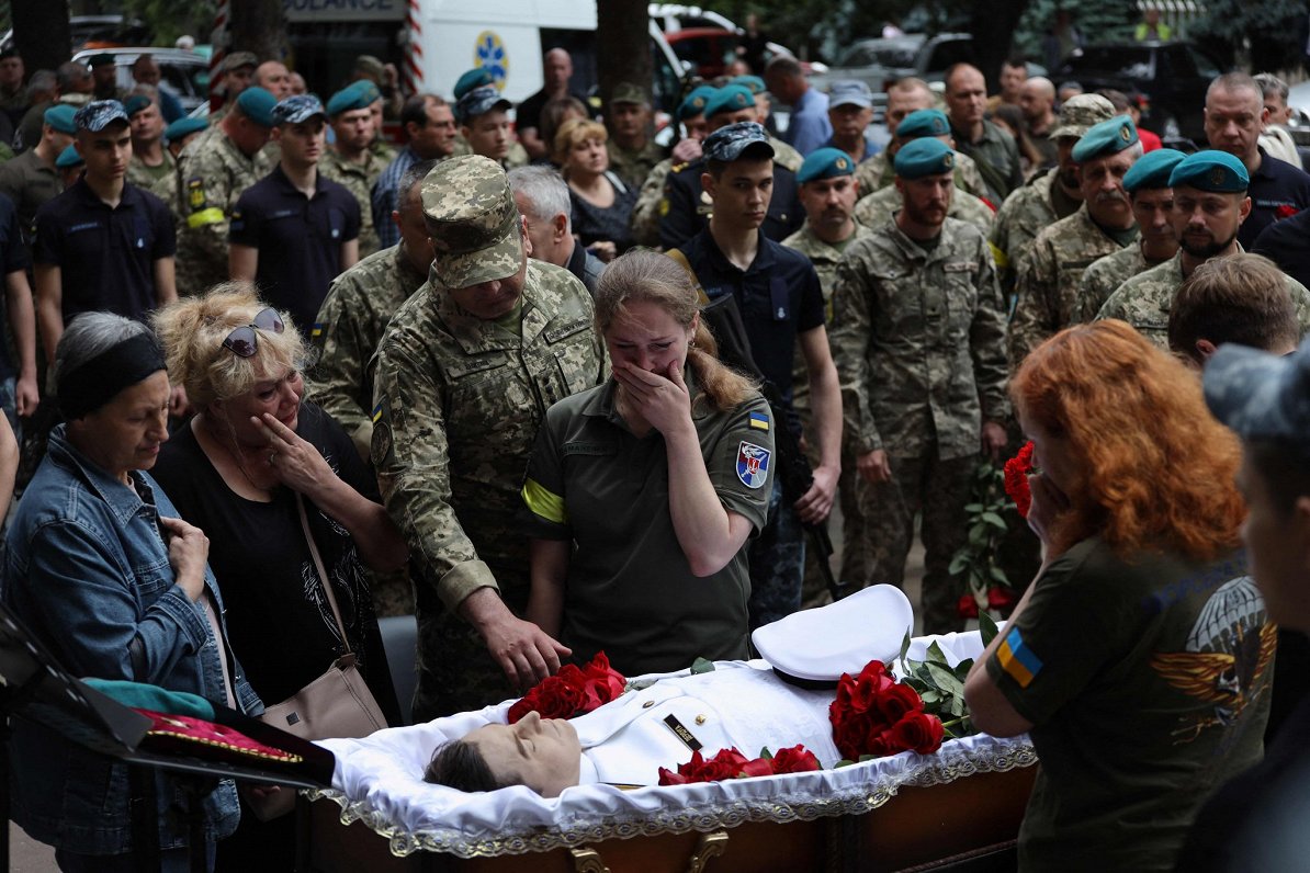 Pulkvežleitnanta, ukraiņu 18. jūras bataljona komandiera Serhija Derdugas bēru ceremonija.