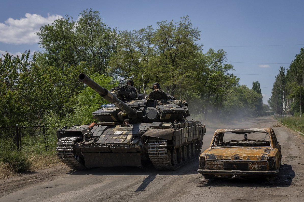 Ukrainas armijas tanks Doneckas apgabalā