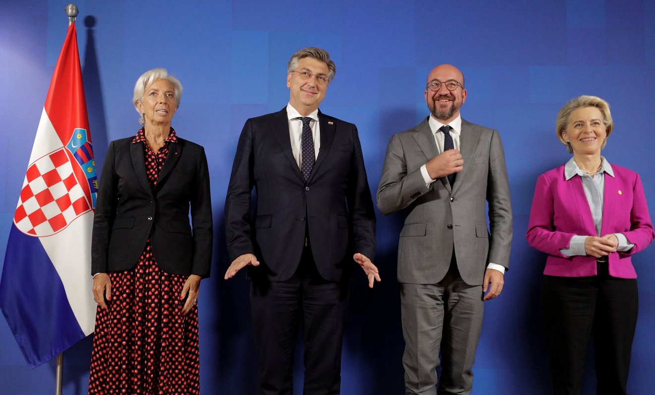 No kreisās: ECB prezidente Kristīna Lagarda, Horvātijas premjers Andrejs Plenkovičs, Eiropadomes pre...