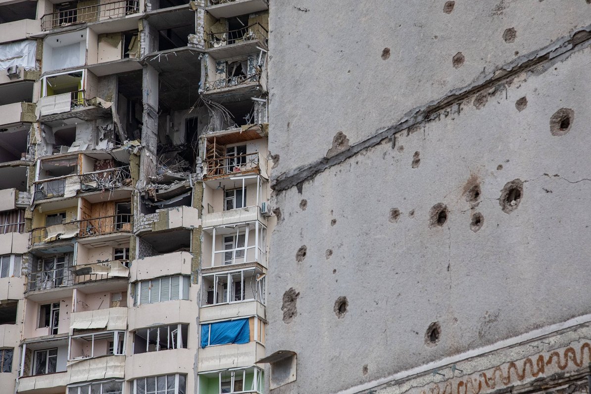 Krievijas triecienos izpostītās ēkas Černihivā