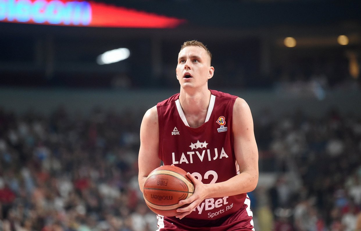 Latvijas un Serbijas basketbola izlašu spēle Pasaules kausa kvalifikācijas grupā
