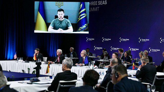 Trīs jūru samitā Rīgā vienojas par lielāku atbalstu Ukrainai