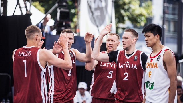 Latvijas 3x3 basketbola izlase ar divām pārliecinošām uzvarām sāk Pasaules kausa izcīņu
