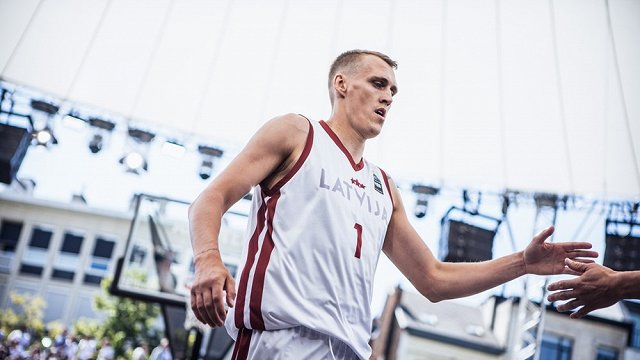 Latvijas 3x3 basketbolisti Pasaules kausa ceturtdaļfinālā zaudē serbiem