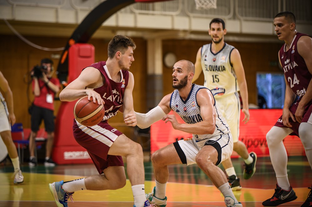 Latvijas un Slovākijas basketbola izlašu spēle