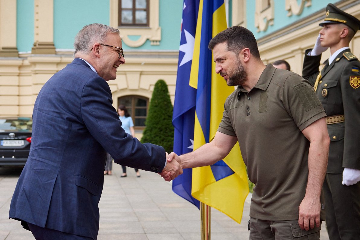 Austrālijas premjerministrs Entonijs Albanizs vizītē Ukrainā, kur tiekas ar Ukrainas prezidentu Volo...