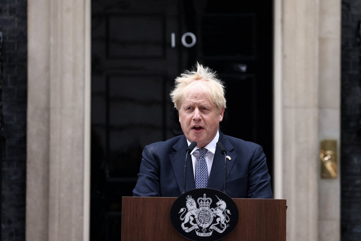 Lielbritānijas premjers Boriss Džonsons paziņo par atkāpšanos no amata