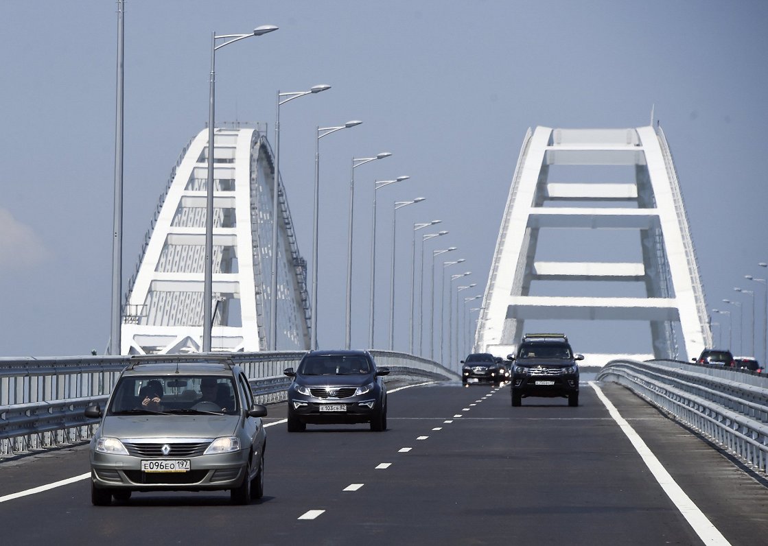 Krimas tilts, ko Krievija uzbūvēja pēc Krimas pussalas aneksijas