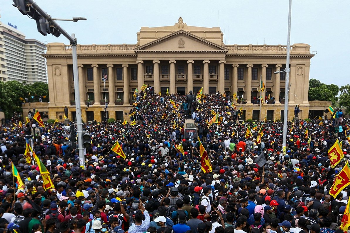 Protestētāji pie prezidenta rezidences Šrilankā