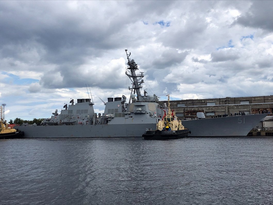 ASV kuģis-iznīcinātājs USS Arleigh Burke (DDG 51) Rīgā