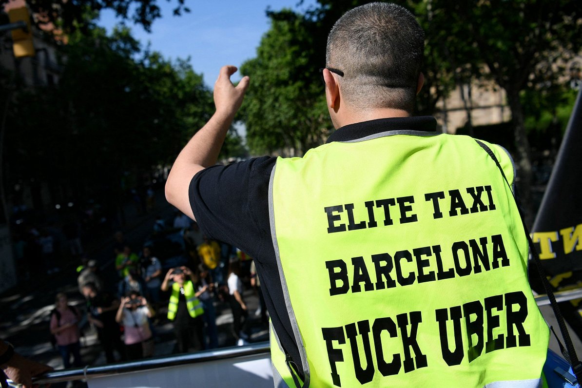 Barselonas taksometru šoferi protestē pret &quot;Uber&quot; biznesu
