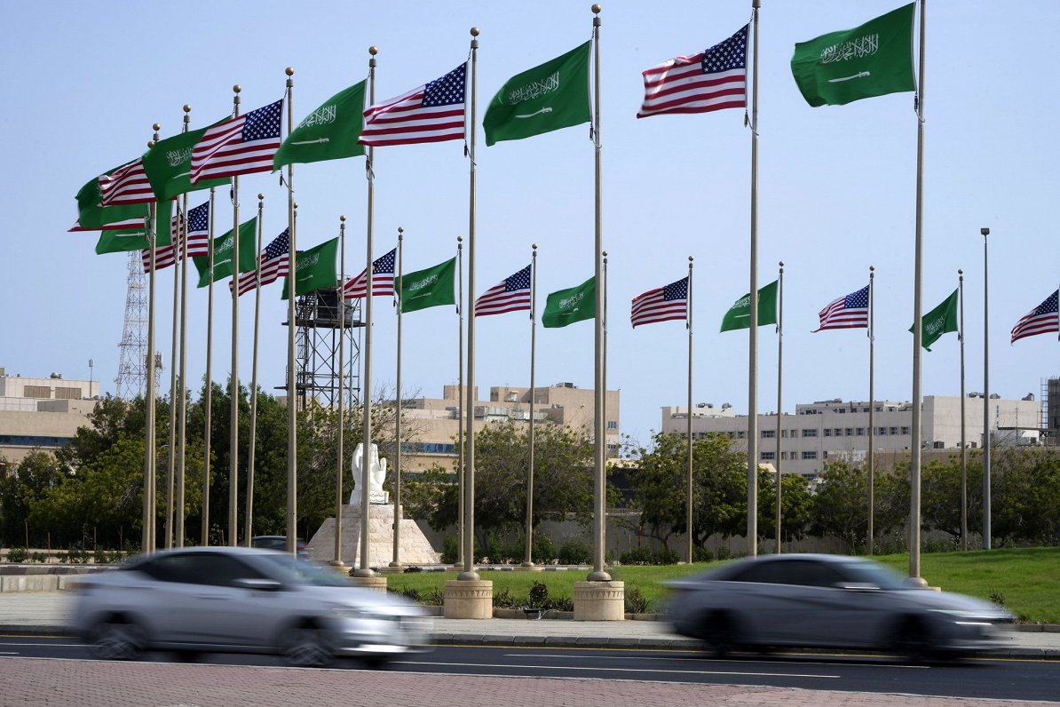Saūda Arābijā gatavojas ASV prezidenta Džo Baidena vizītei, 2022.gada jūlijs.
