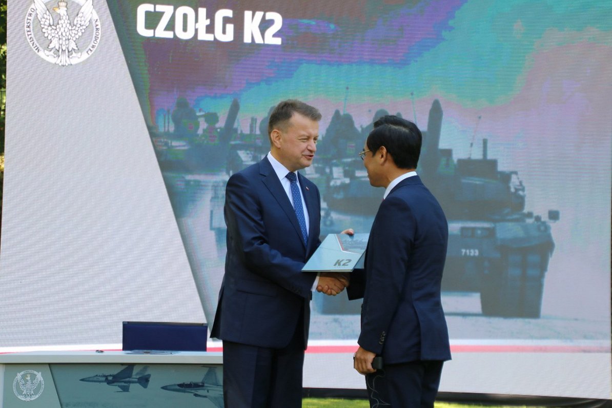 Polijas un Dienvidkorejas amatpersonas parakstījušas līgumu par bruņojuma piegādi Polijai