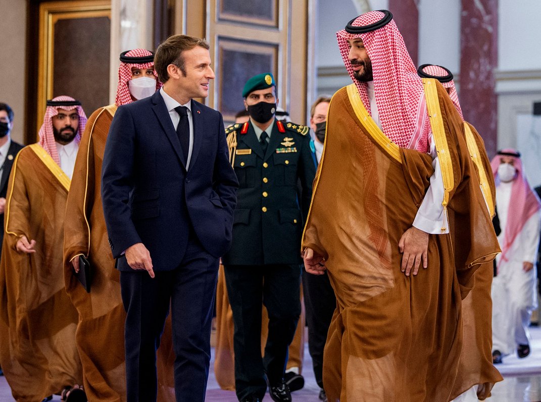 Francijas prezidents Emanuels Makrons un Saūda Arābijas kroņprincis Muhameds bin Salmans
