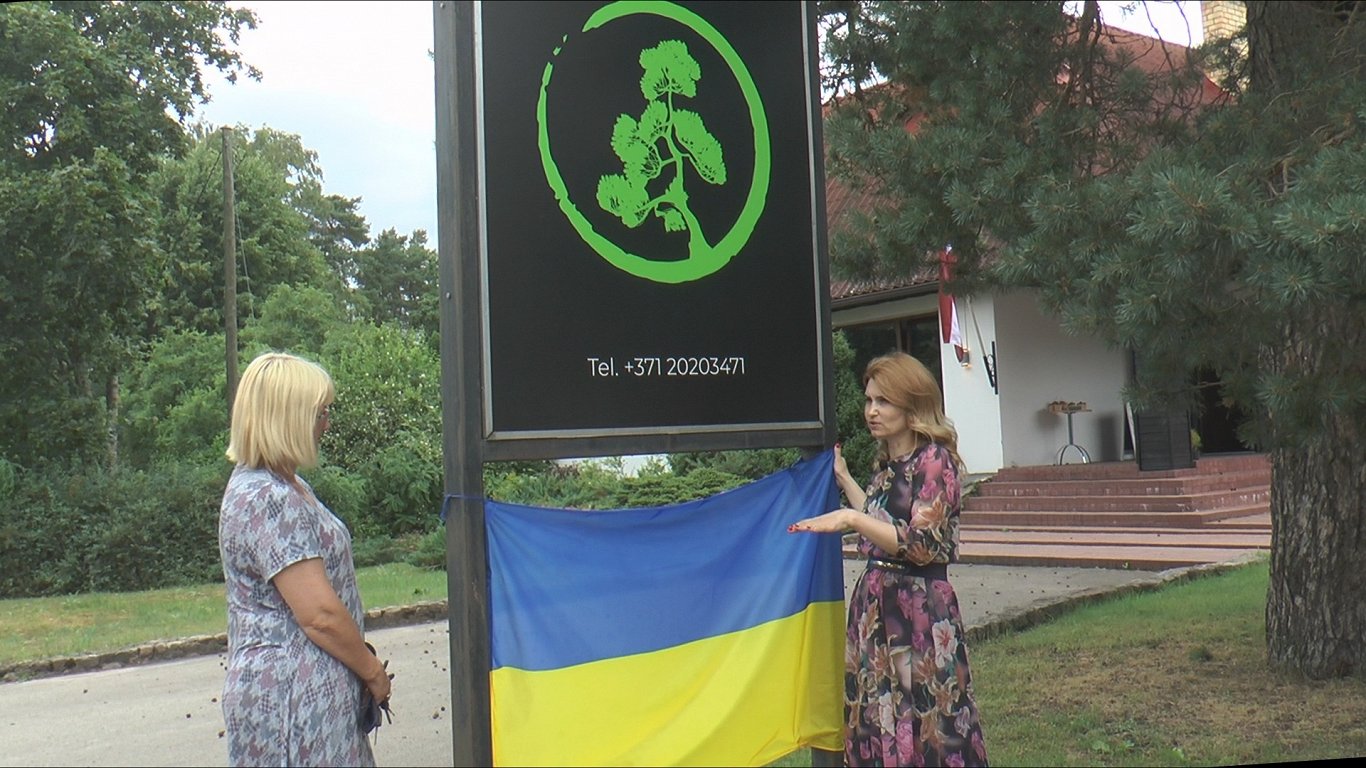 Ukraiņu bēgļi atver restorānu Bigauņciemā, Latvijā / Raksts