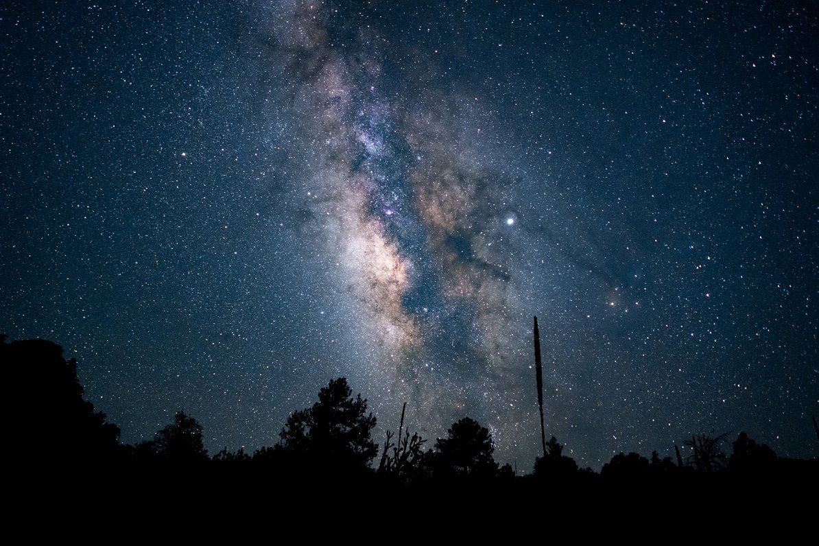 Звездное небо. Иллюстративное фото