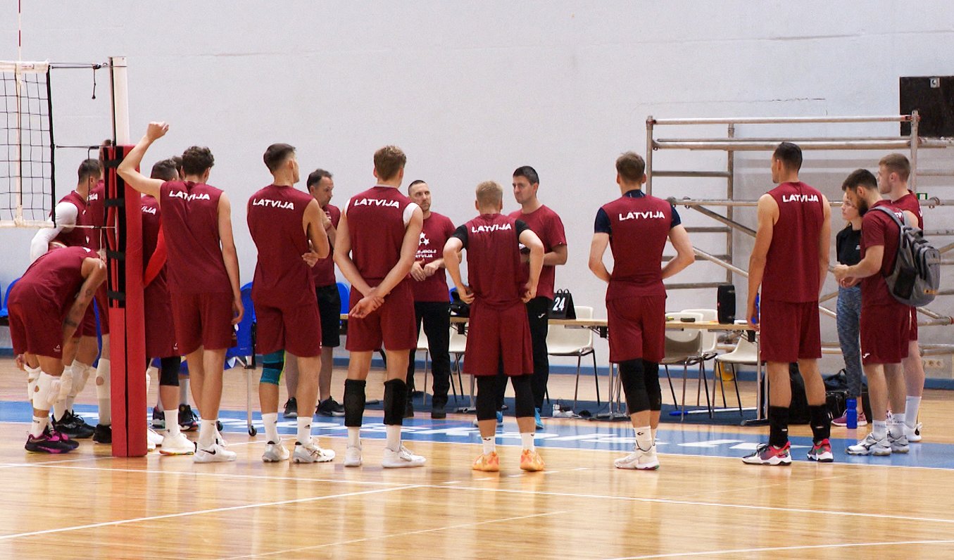 Latvijas volejbola izlase treniņā