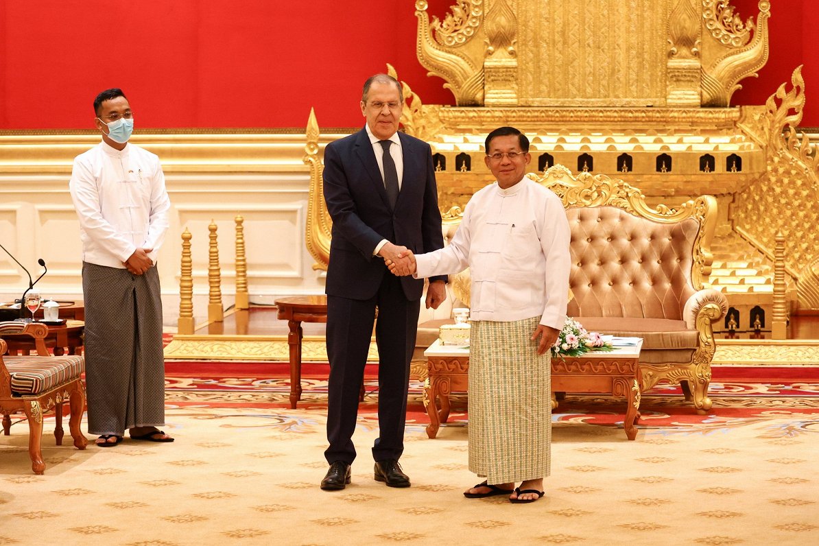 Krievijas ārlietu ministrs Sergejs Lavrovs ticies ar Mjanmas militārās huntas vadību