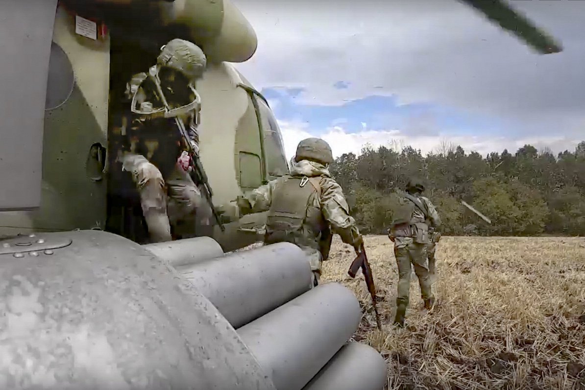 Krievijas okupācijas spēku karavīri Ukrainā