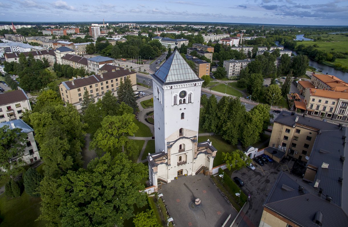 Jelgavas Sv. Trīsvienības baznīcas tornis pēc rekonstrukcijas