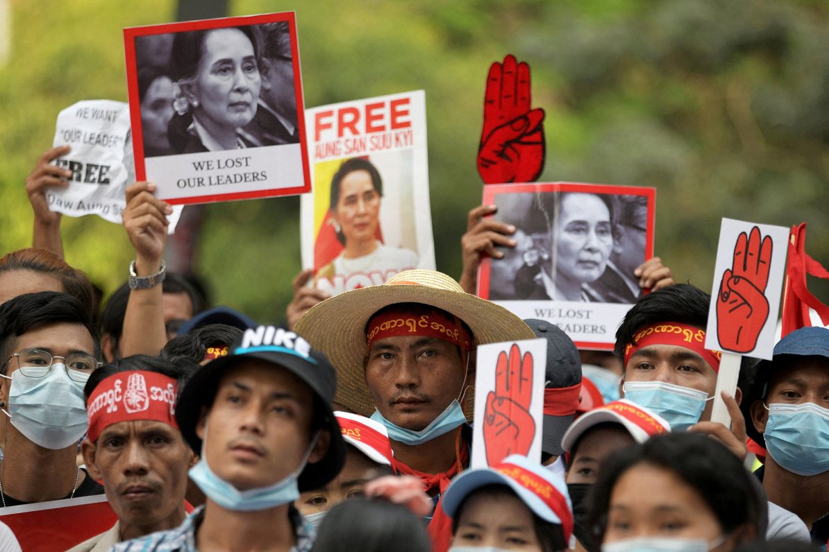 Protestētāji Mjanmā