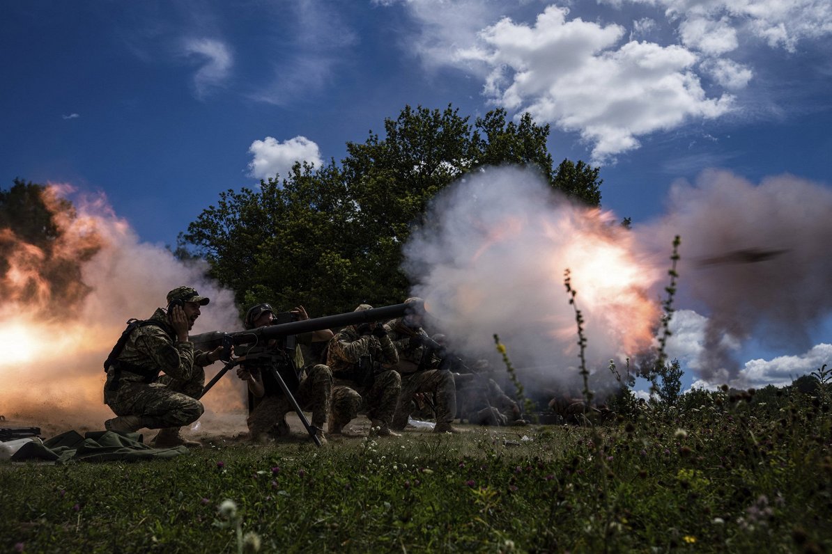 Ukraiņu karavīru apmācības ar SPG-9 sistēmas ieročiem Harkivas reģionā