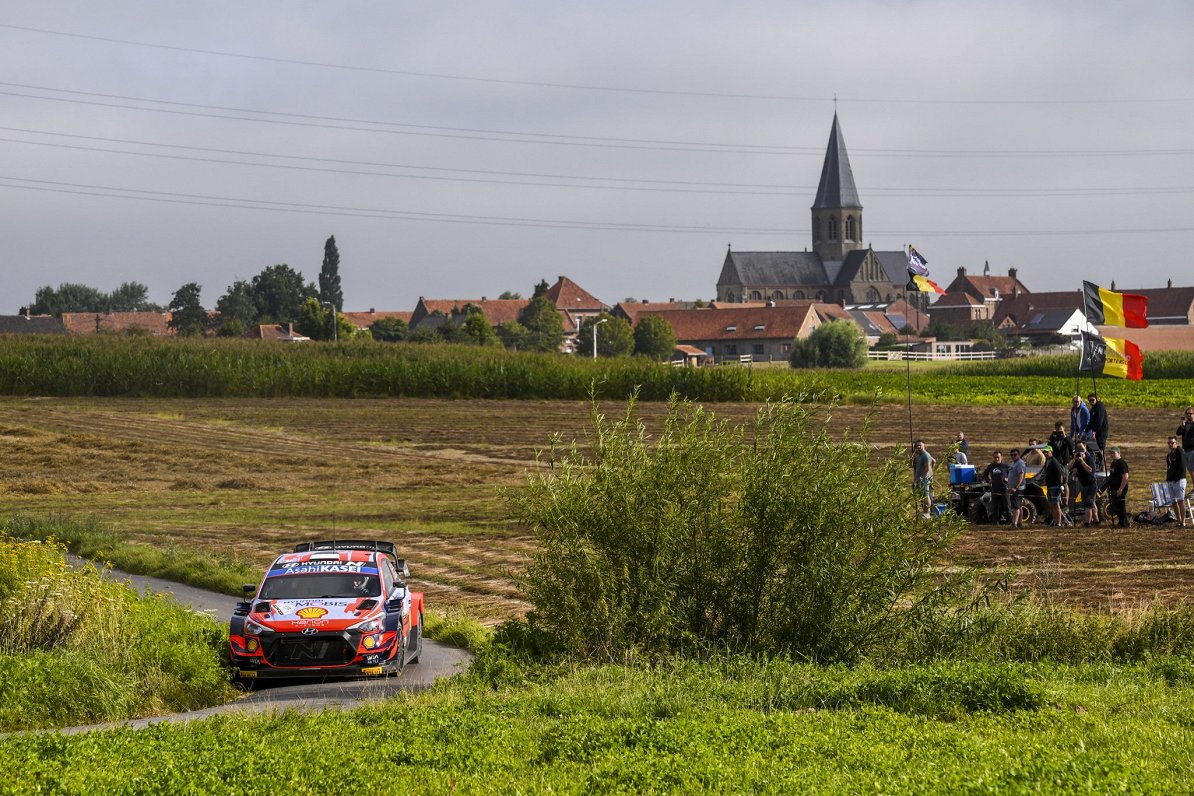 Ota Tanaka ekipāža Beļģijas WRC posmā 2021. gadā.