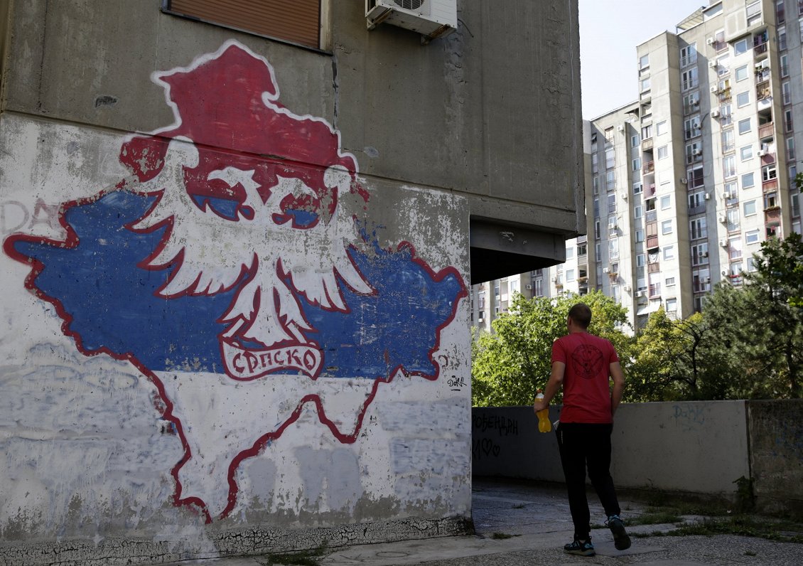 Murālis ar Kosovas karti Serbijas karoga krāsās Belgradā