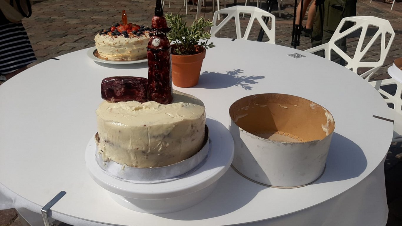 Rīgas dzimšanas dienā nosaka gardāko kūku