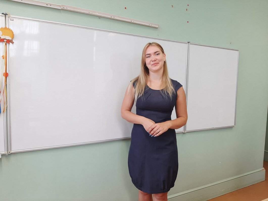 Skolotāja Laura Vdobčenko