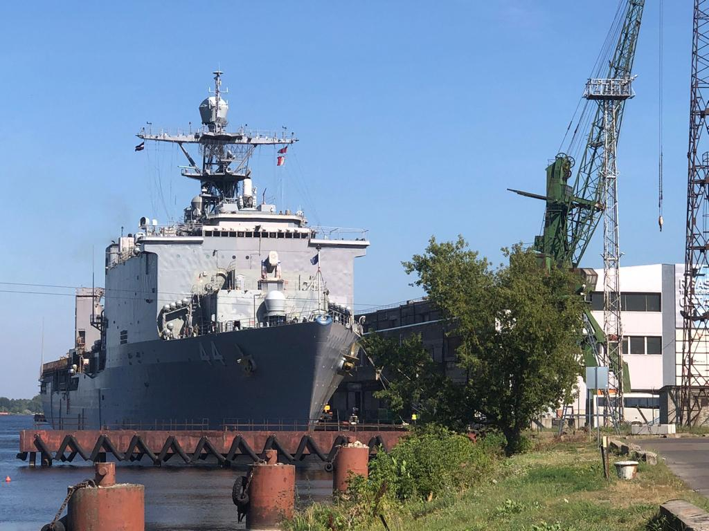 Rīgā ieradušies ASV Jūras spēku kuģi