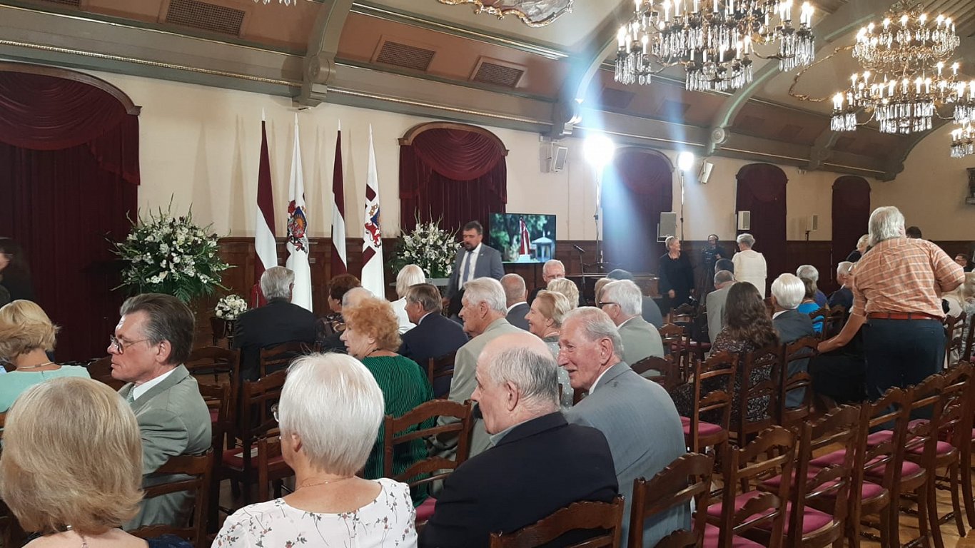Valstiskuma balvas pasniegšana Knuta Skujenieka tuviniekiem (21.08.2022)