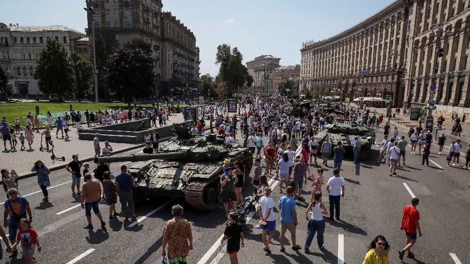 22 24 августа. Парад. Парад на Крещатике. День Победы парад. Парад в Киеве.