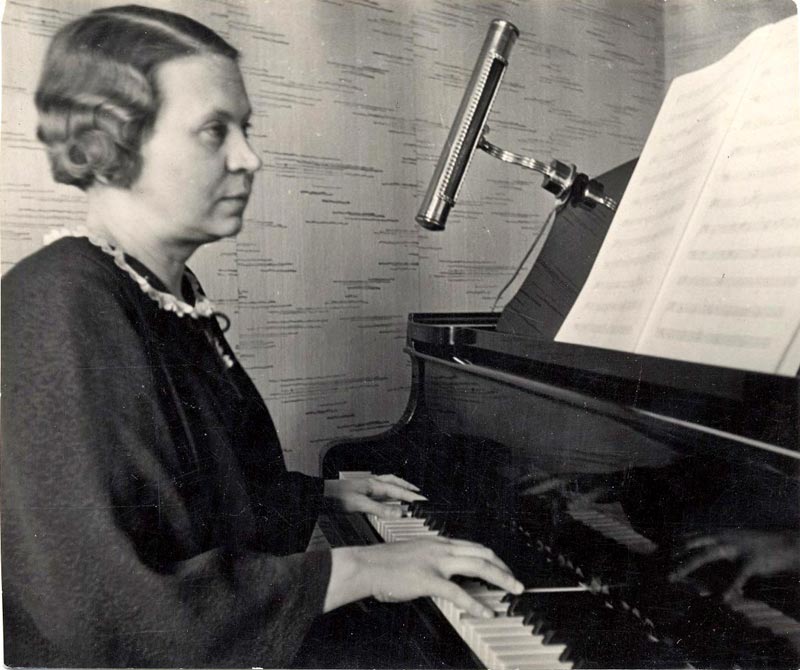Lūcija Garūta, 1930. gadi