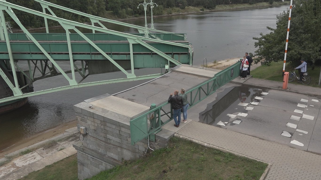 Oskara Kalpaka izgriežamais tilts Liepājā