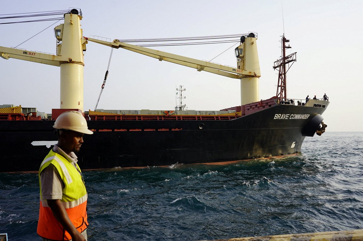 Kravas kuģis ar pārtikas kravu no Ukrainas pie Džibuti, Āfrikā