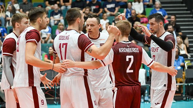 Latvijas volejbolisti trīs setos zaudē somiem Eiropas čempionāta kvalifikācijas spēlē