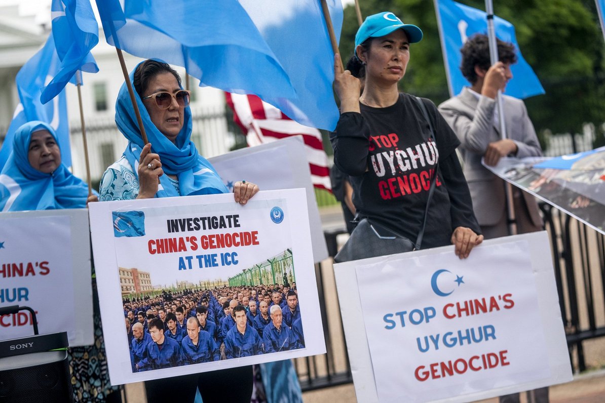 Protesta demonstrācija Vašingtonā ar aicinājumu vērsties pret Ķīnu un apturēt genocīdu pret uiguru t...