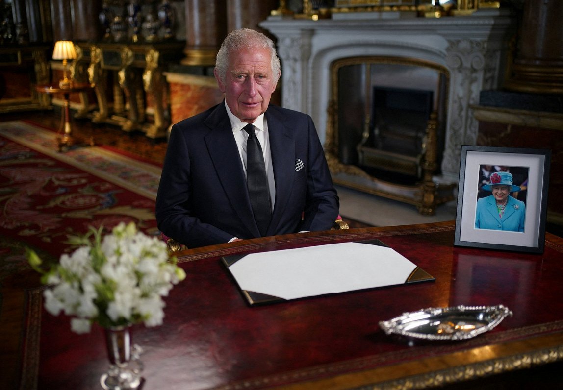 Lielbritānijas karalis Čārlzs III dienu pēc mātes nāves teicis pirmo uzrunu sabiedrībai