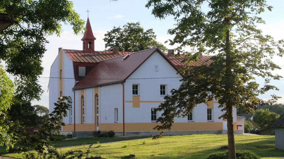 В 1936 году здесь основался монастырь братьев-капуцинов