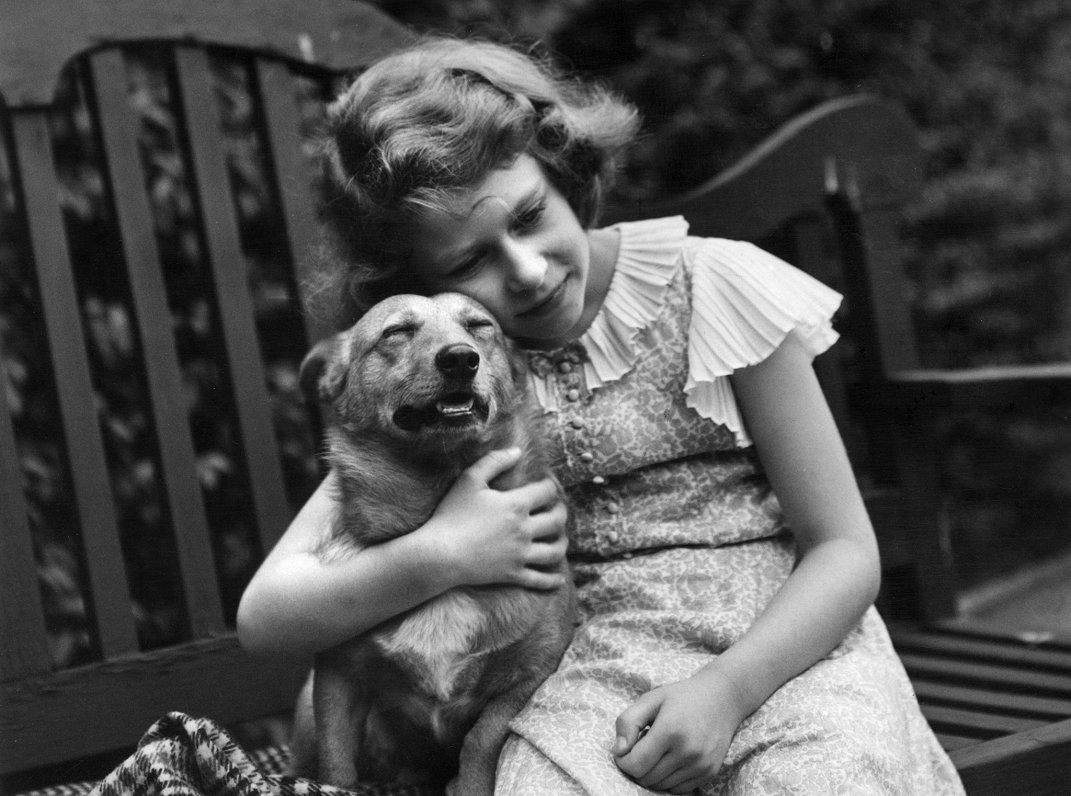 Princese Elizabete ar suni 1936. gadā