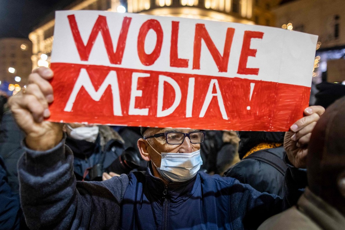 Mediju brīvības atbalstītāju demonstrācija Polijā