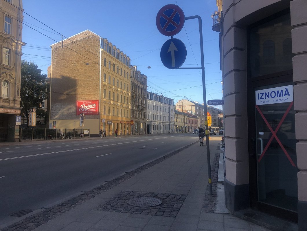 Tukšie skatlogi Brīvības ielā Rīgā