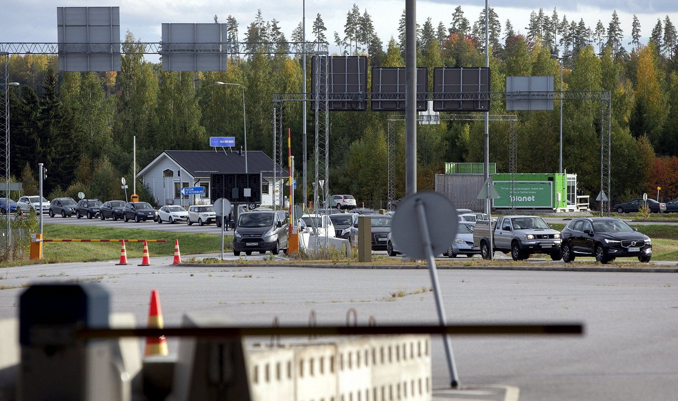 Automašīnu rinda uz Krievijas–Somijas robežas, 2022. gads