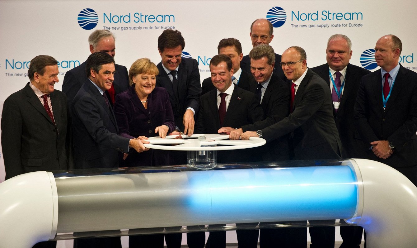 Vācijas kanclere Angela Merkele ar Krievijas un citu Eiropas valstu līderiem gāzes cauruļvada &quot;...